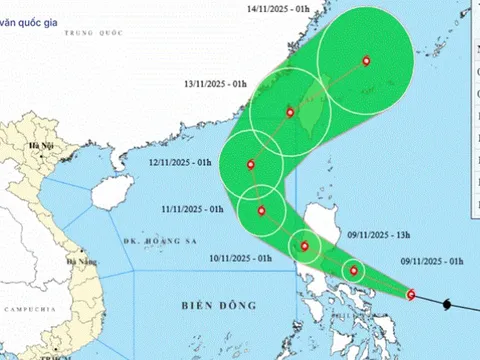 Bão Fung Wong mạnh cấp 15, giật cấp 17, sắp vào biển Đông
