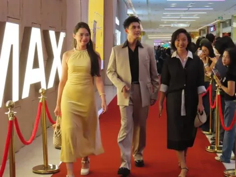 Dàn sao Việt đổ bộ thảm đỏ Gala điện ảnh Hồng Kông