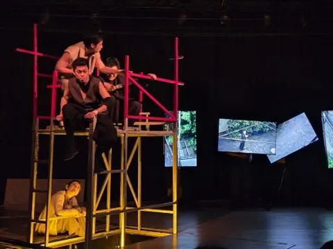 Ảo quan: 'Tôi ơi, đừng tuyệt vọng!'