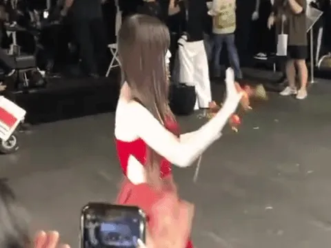 Ai "bê" mỹ nhân này khỏi showbiz hộ cái: Kiêu ngạo không xem ai ra gì, bắt nạt đồng nghiệp giờ phải trả giá