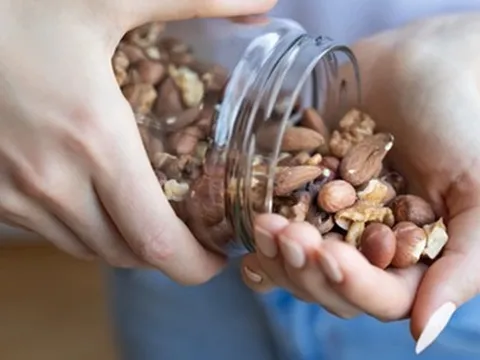 4 loại hạt đáng lẽ phải BỊ CẤM từ lâu, vậy mà nhiều người vẫn ăn