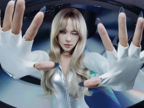 Minh Hằng bùng nổ visual, hóa “đạo diễn thời trang” trong teaser MV “DIRECTOR”