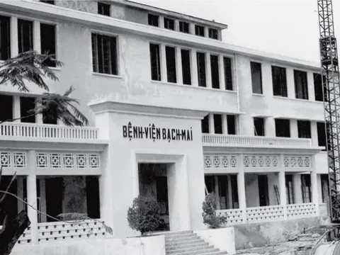 Bệnh viện Bạch Mai có tiền thân là cơ sở y tế nào? 0
