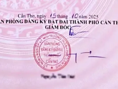 Giám đốc Văn phòng Đăng ký đất đai Cần Thơ không biết giải thích sao vì chữ ký xưa giờ vậy