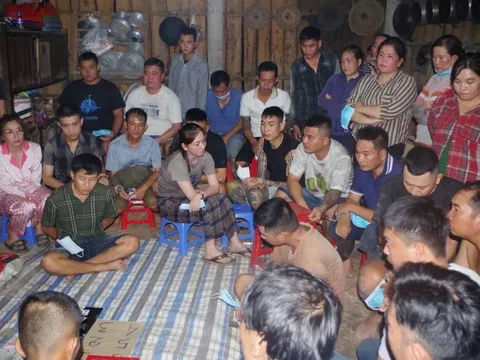 Công an Tây Ninh "đột kích" căn nhà hoang, tóm gọn 43 đối tượng đánh bạc