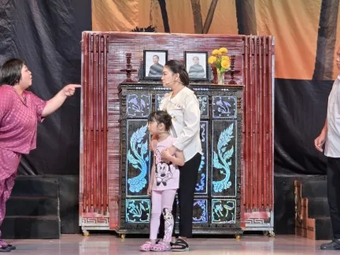 ‘Cô gái triệu đô’ và thước đo về lòng người