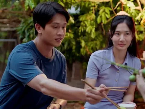 Xem phim Việt này chỉ muốn xin sếp nghỉ việc về quê, đạo diễn khóc giữa set quay là biết chữa lành cỡ nào