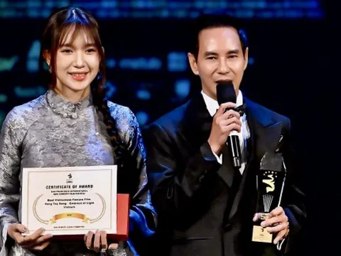 Lý Hải nhận giải thưởng đạo diễn xuất sắc