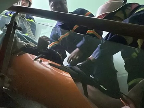 Người đàn ông nặng 150 kg vừa được cảnh sát ở TP HCM hỗ trợ