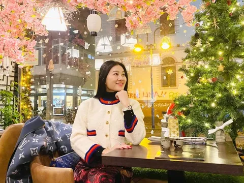 Hậu duệ gia tộc lừng lẫy miền Nam: Là NSND, sở hữu 2 biệt thự, đeo đồng hồ 10 tỉ, 44 tuổi vẫn độc thân