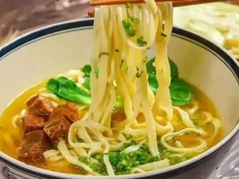 Người ăn mì thường xuyên vào bữa sáng, sau 1 tháng, cơ thể có thể xuất hiện 3 thay đổi