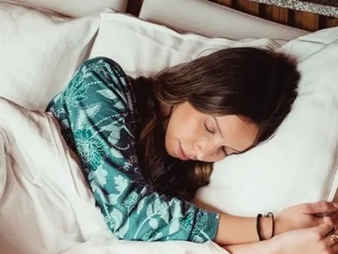 Tối nay bạn sẽ ngủ ngon chưa từng có nếu dùng gối theo cách này của chuyên gia