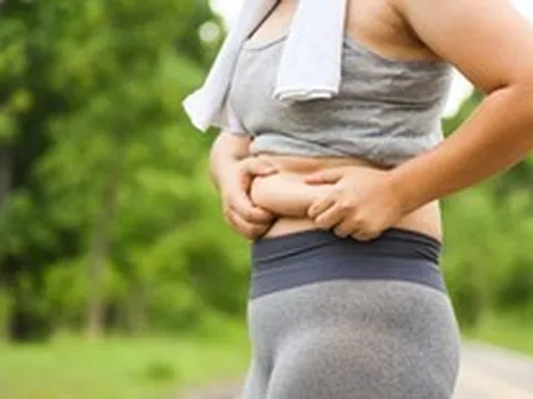 Cần đi bộ bao nhiêu phút mỗi ngày để bụng phẳng, eo thon?