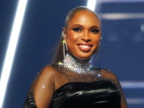 Nữ ca sĩ đóng phim Sex and the City: Gia đình gặp thảm kịch kinh hoàng, sống sót một cách thần kỳ