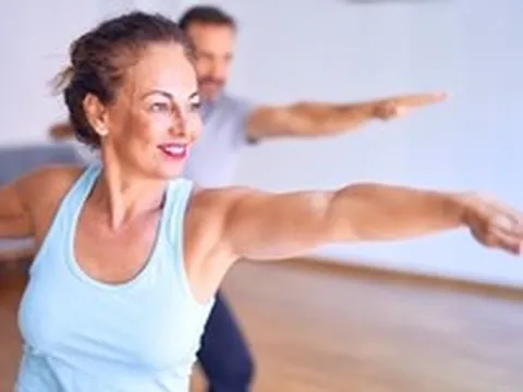 Phải tập luyện bao nhiêu ngày mỗi tuần để duy trì cơ bắp sau 40 tuổi?