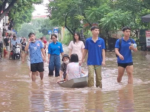 Nhiều đại học giảm học phí, cấp học bổng hỗ trợ sinh viên vùng bão lũ 0