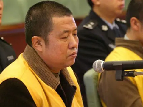 Vụ thu giữ hơn 11.000 tấn sữa pha melamine khiến 6 trẻ tử vong, 300.000 trẻ bị bệnh: Phụ huynh hoang mang giữa "ma trận" sữa giả