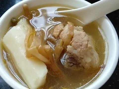 Ngày càng có nhiều người suy thận, bác sĩ nghẹn giọng nói có 4 loại nước là thủ phạm: "Uống ít 4 món này đi thôi"