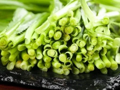 3 loại rau "nhiều ký sinh trùng nhất chợ" mùa này, thơm ngon, đói bụng mấy cũng chờ chín hẵng ăn