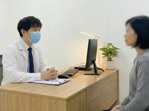 Tự chữa bệnh bằng mẹo dân gian, một phụ nữ bị suy thận nặng