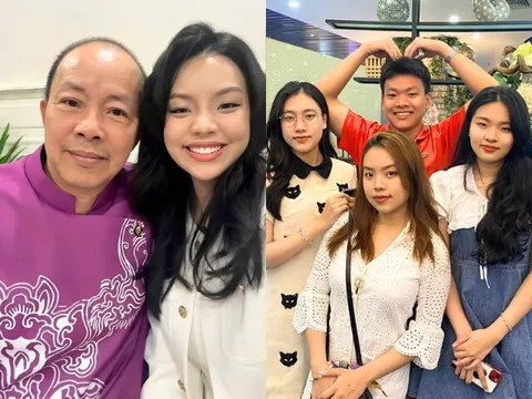 NSƯT Đức Hải đưa các con đi xem kịch giá 20 triệu/vé, cặp sinh 3 nay trưởng thành khó nhận ra