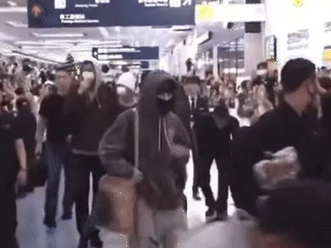 Danh tiếng khủng khiếp của mỹ nam mới nổi 4 tháng: Về nhà trong sự reo hò, cả thành phố ùa ra đón như đỉnh lưu thế giới