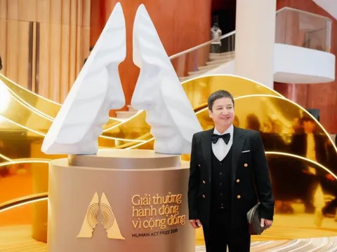 NSƯT Chí Trung 10 năm mới mặc đẹp để dự Human Act Prize: "Rất cần những giải thưởng như thế này"