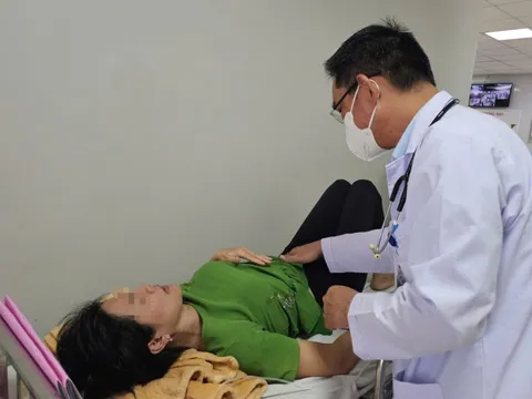 Hàng chục người cấp cứu nghi ngộ độc sau khi ăn bánh mì ở TP.HCM 0