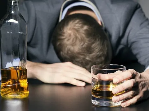 Một người tử vong sau bữa rượu tại Hải Phòng, nghi ngộ độc methanol 0