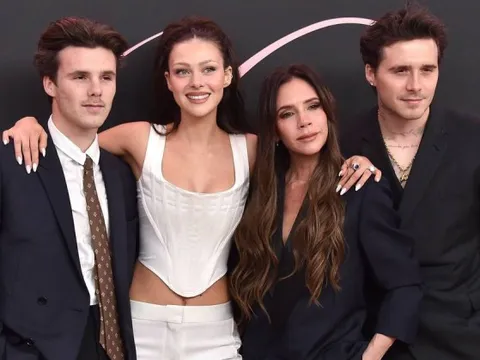 Gắt: Cậu ba nhà Beckham bảo vệ bố mẹ giữa lúc bị con cả "block", xé toạc tình anh em đang cực căng thẳng