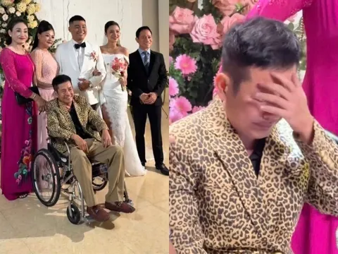 Nghệ sĩ Tấn Beo dự đám cưới của con trai sau đột quỵ, bật khóc khi được người thân dìu từng bước