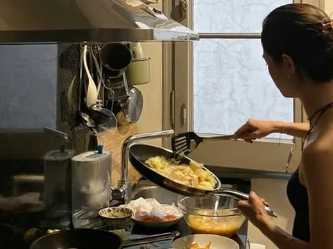 BỎ NGAY kiểu nấu ăn này kẻo tiền bạc khó tụ lâu trong nhà!