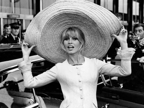 Biểu tượng gợi cảm của điện ảnh Pháp qua đời