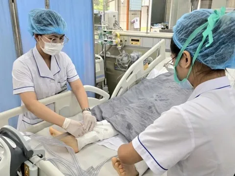 Nạn nhân hôn mê sâu trong vụ lật xe từ thiện ở Lào Cai đã tỉnh lại 0