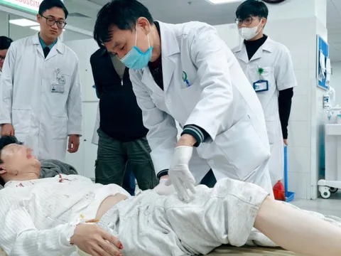 Vụ lật xe khách khiến 9 người tử vong: Nạn nhân hoảng sợ kể lại giây phút xe lao với tốc độ khủng khiếp