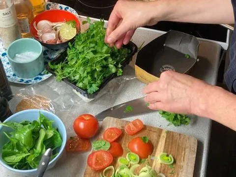 Tôi đổi đúng 1 loại gia vị trong bữa cơm mà cả tuần làm gì cũng suôn sẻ, nhẹ như không