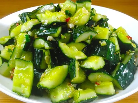 Người phụ nữ 66 tuổi ăn dưa chuột ba lần một ngày, 3 tháng sau đi khám, bác sĩ bất ngờ khi xem kết quả