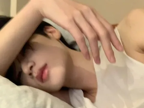 3 kiểu dùng gối "bẻ cong" xương khớp, khiến nhiều người còn trẻ mà tối ngày đau nhức, xương yếu hơn người già