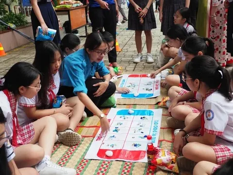 Từ tháng 1/2026, TP.HCM hạn chế học sinh dùng điện thoại vào giờ chơi 0