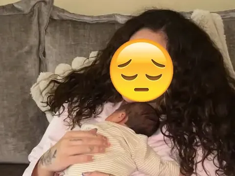 Nữ ca sĩ đau đớn thông báo 2 con song sinh mắc bệnh nặng, có thể liệt suốt đời