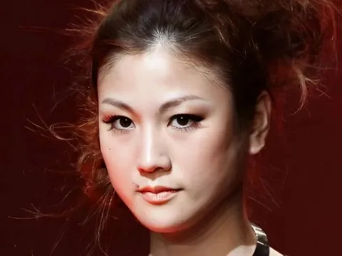 Nữ siêu mẫu qua đời ở tuổi 47